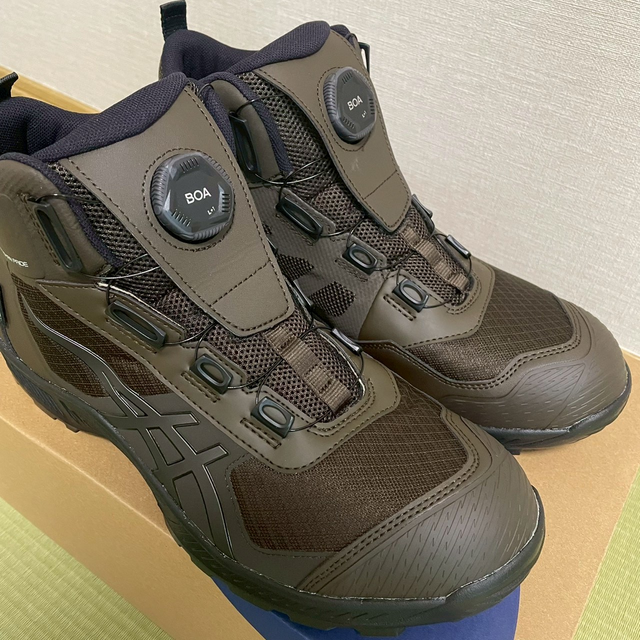 日本ASICS安全鞋 代購攻略 穿出職人專業感：ASICS 日本工裝與商務休閒鞋款全指南